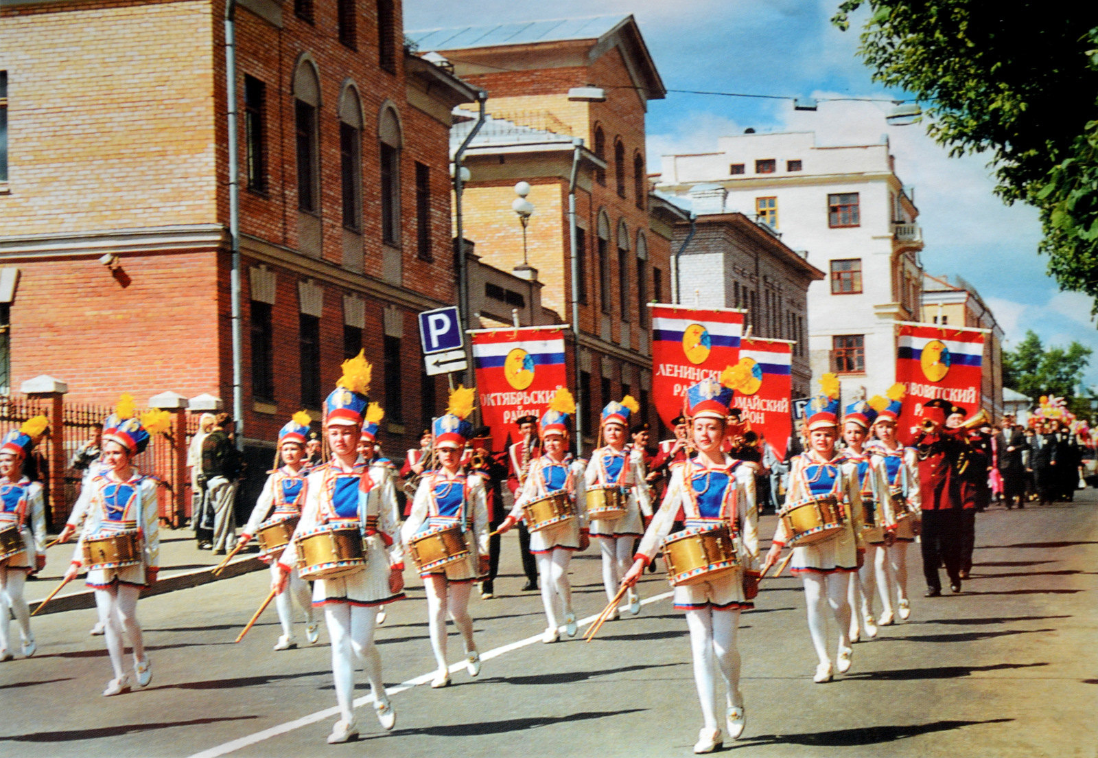 Киров. Праздничное шествие в день 625-летия города