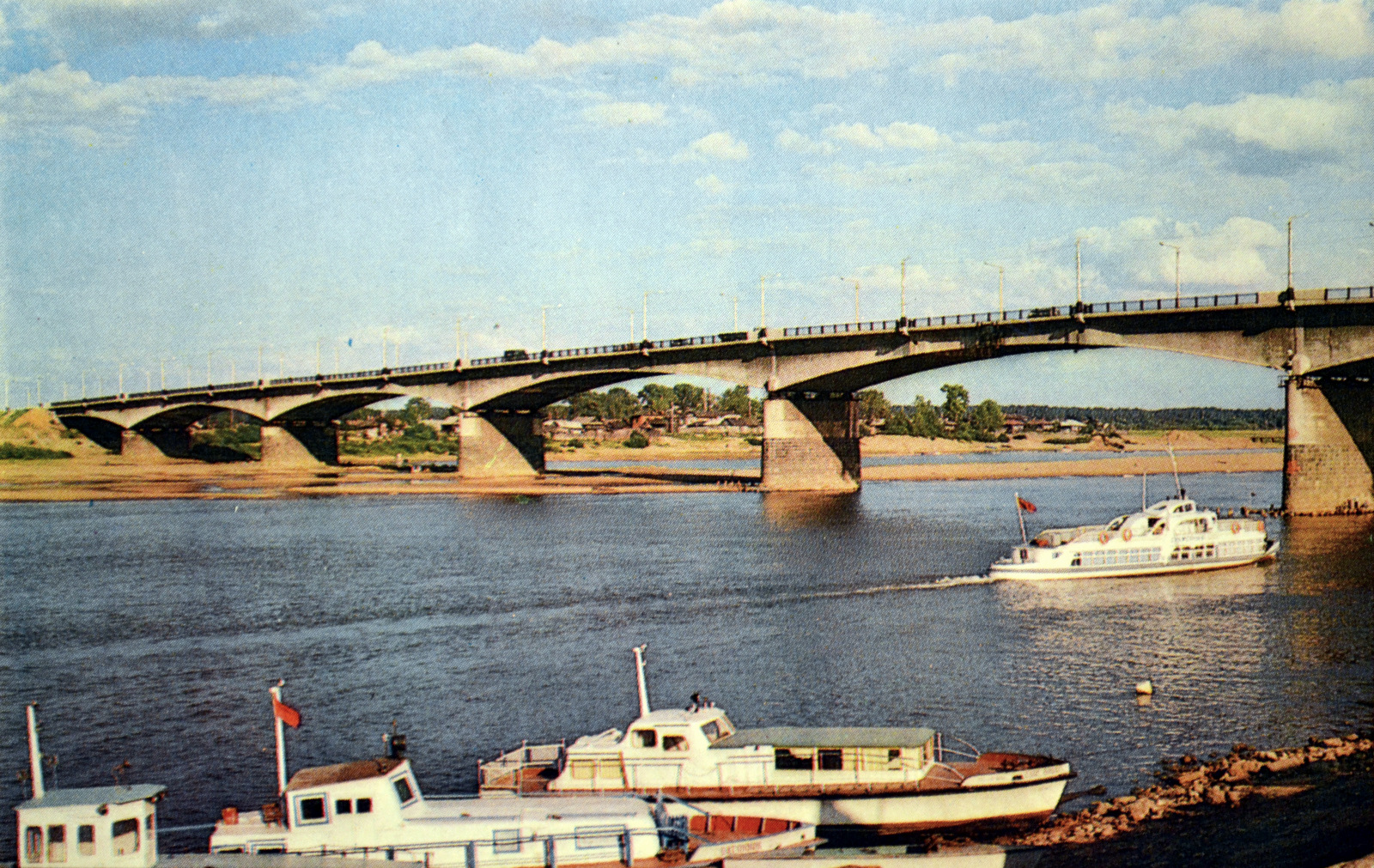 Киров. Мост через реку Вятка